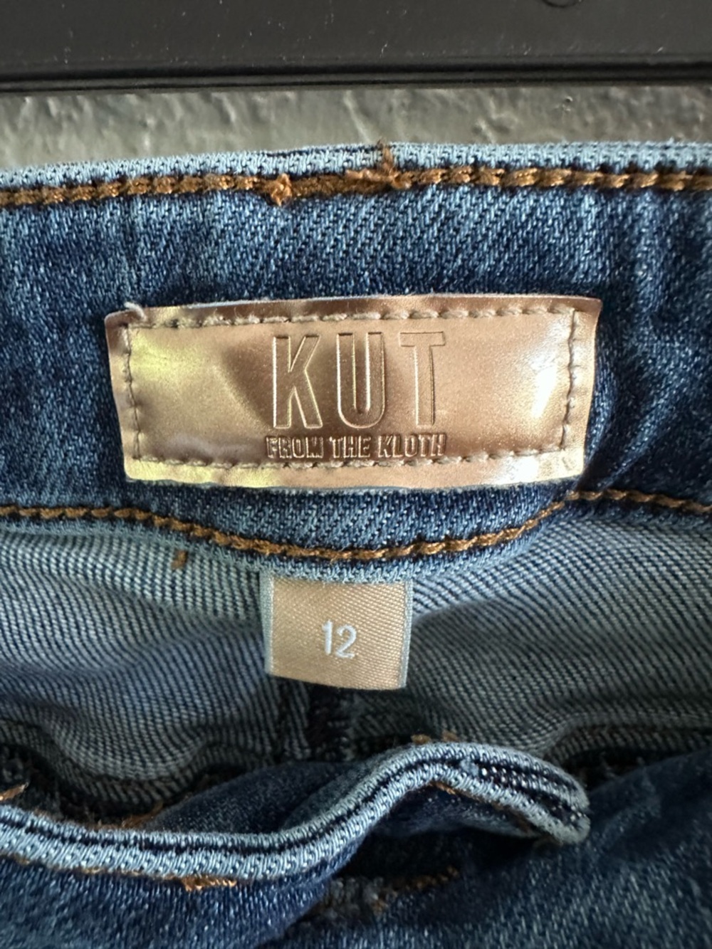 Kut From The Kloth Natalie Bermuda Shorts Women’s 12 Dark Wash Stretch Denim - Picture 2 of 8